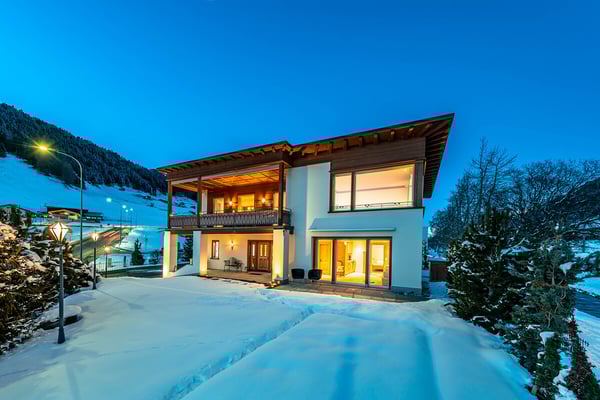 Exklusives Wohnen am Landwasser  mitten in den Bergen 2