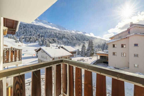 Praktisch gelegene 1.5-Zimmer-Ferienwohnung in Valbella mit Südbalkon 1