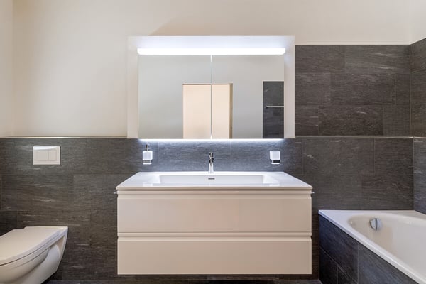 Erstbezug oberhalb von Schiers: alpine Ferienwohnung im Dachgeschoss 3