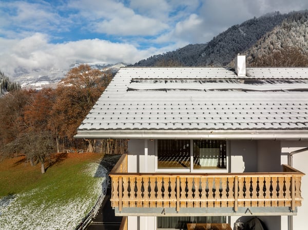 Erstbezug oberhalb von Schiers: alpine Ferienwohnung im Dachgeschoss 5