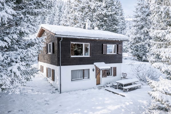 Alpenchic in Brambrüesch: Ferienhaus mit Ski-in/Ski-out 1