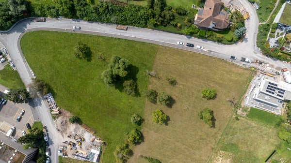 Bauland mit Blick über den Zürichsee und in die Alpen 4