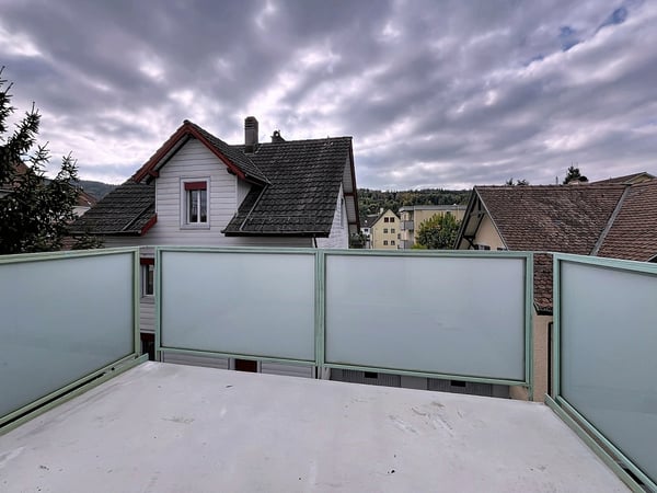Lichtdurchflutete Dachwohnung in ruhiger Lage von Altstetten 5