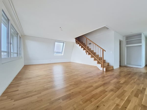 Dachwohnung mit Aussicht über die Stadt Uster zu vermieten 3