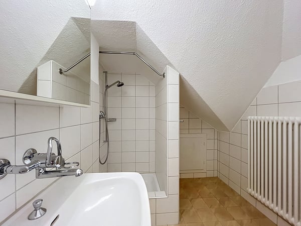 Attraktive 3.5-Zimmer Dachwohnung im Kreis 3 5