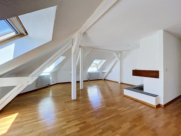 Attraktive 3.5-Zimmer Dachwohnung im Kreis 3 2