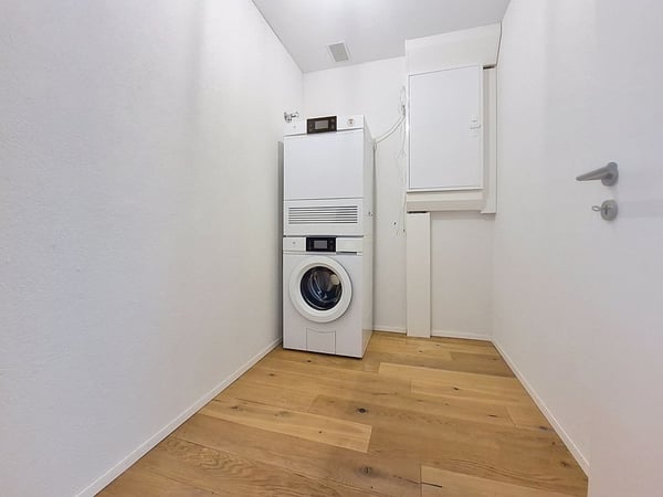 Moderne 4.5-Zimmerwohnung mit grosszügigem Sitzplatz an ruhiger Lage 7