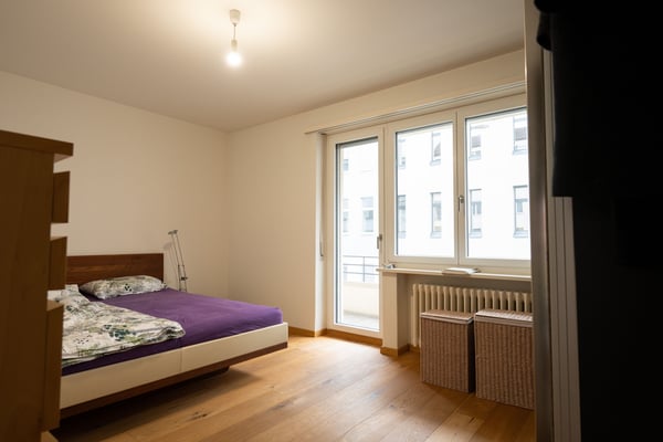 3-Zimmer-Wohnung im 1. Stock an zentraler Lage in Zürich 4