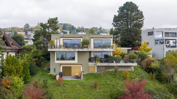 Attraktive 5.5-Zimmerwohnung mit Terrasse und Seeblick in Meilen 1