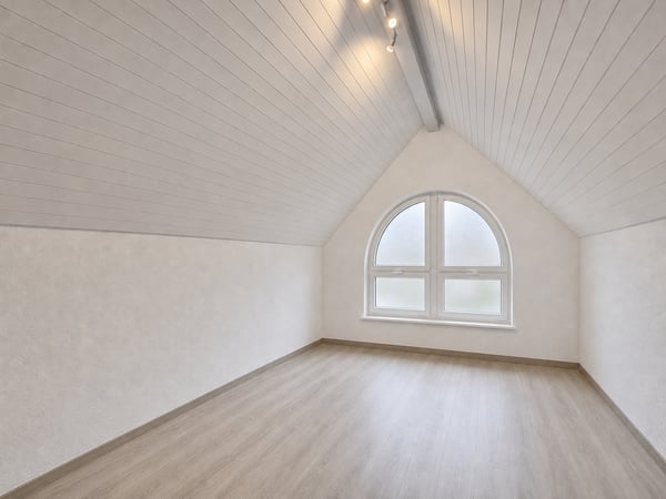 Charmante, lichtdurchflutete Dachwohnung auf zwei Etagen in Gutenswil 6