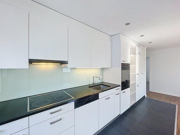 Helle 3-Zimmerwohnung an zentraler Lage in 8050 Zürich-Oerlikon 4