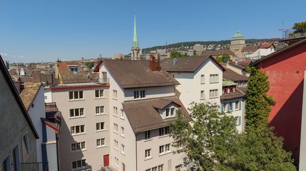 Grosszügige 2.5 Zimmer-Wohnung - Erstvermietung nach Sanierung 1