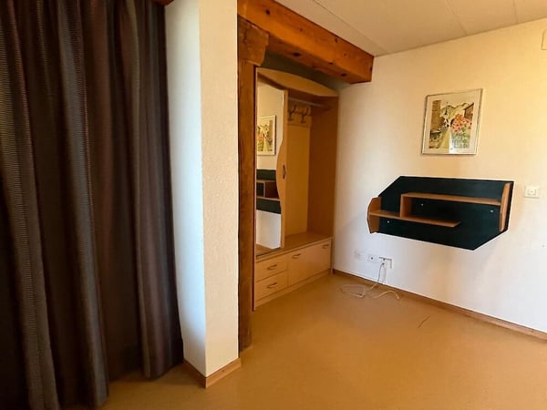 Geräumige 7.5-Zimmer-Wohnung im Dachgeschoss 4