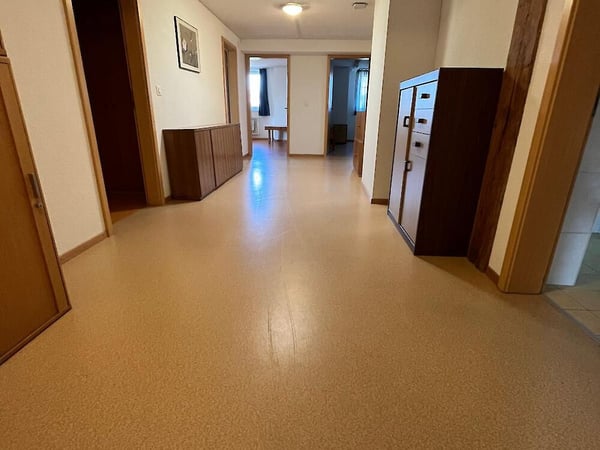Geräumige 7.5-Zimmer-Wohnung im Dachgeschoss 9