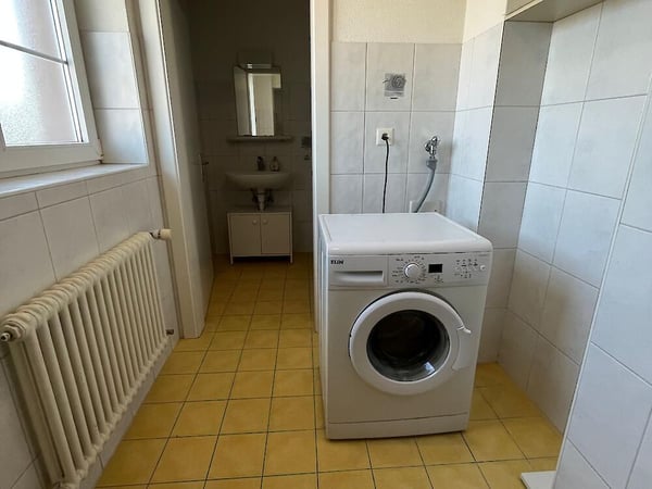 Geräumige 7.5-Zimmer-Wohnung im Dachgeschoss 11