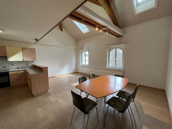 Grosse 5.5-Zimmerwohnung in Montet 5