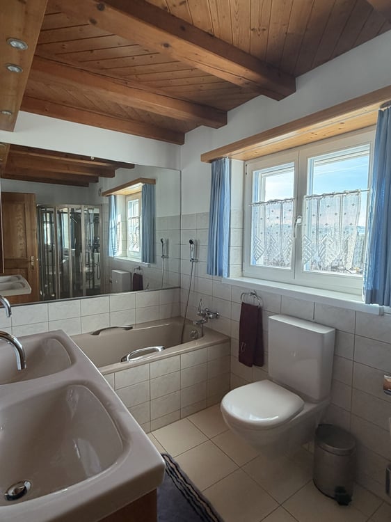 Charmantes 5.5-Zimmer-Einfamilienhaus mit Cheminée und Garage 9