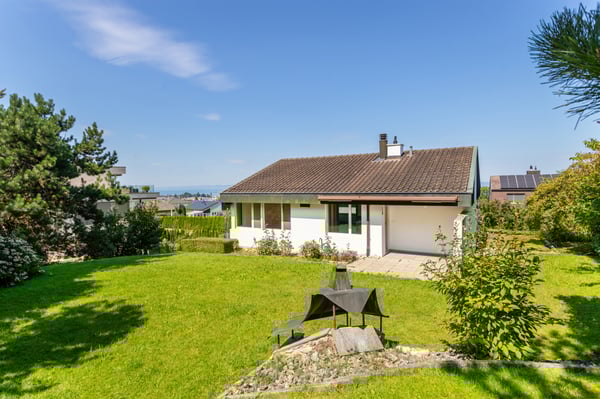 Lichtdurchflutetes Zuhause mit Gartenidylle und Bodenseesicht 2