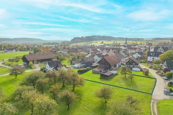 Attraktives Bauland mit Bauernhaus 3