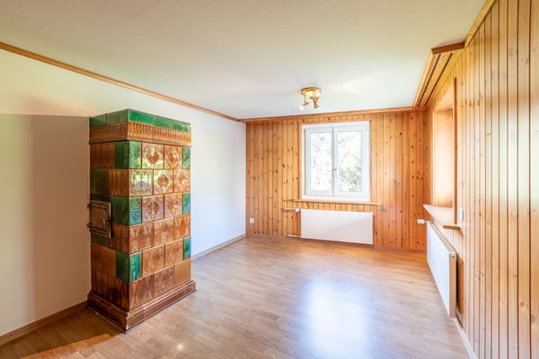 Charmantes Zweifamilienhaus mit Scheune, Stall und Pachtland 3