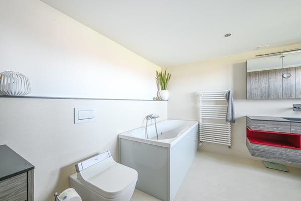 Lichtreiches Wohnen auf grossem Grundstück mit Charme und Scheune 4