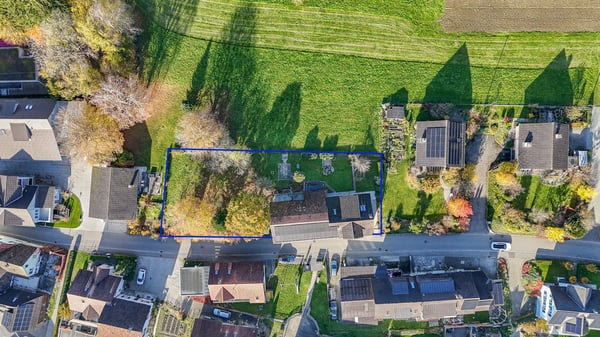 Lichtreiches Wohnen auf grossem Grundstück mit Charme und Scheune 5