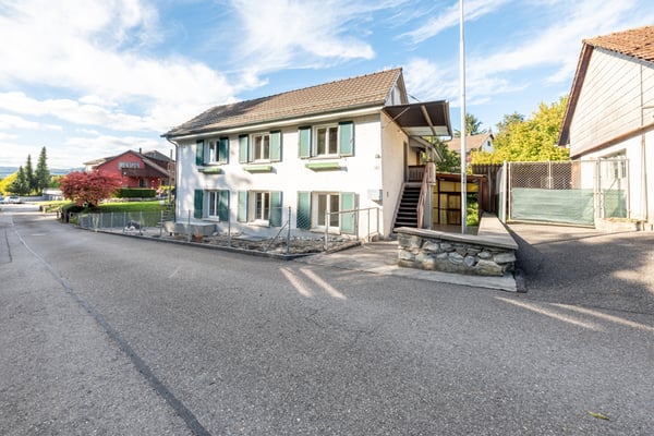 Charmantes Familienhaus mit Scheune 12