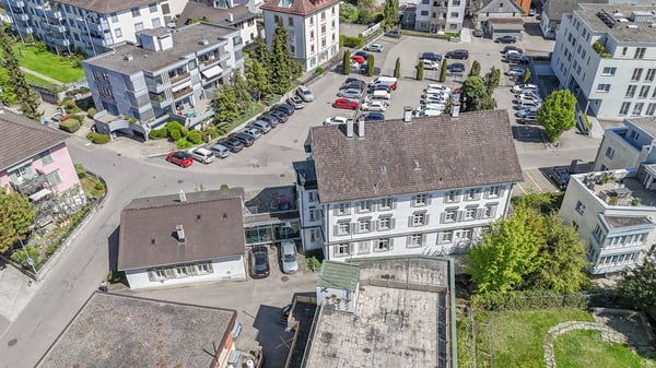 Büro-, Praxis- und Gewerbehaus an zentraler Lage 2