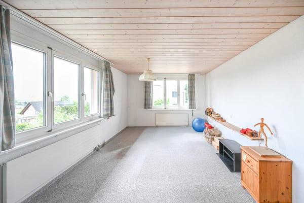 Grosses Wohnhaus zur Sanierung mit schöner Aussicht 3