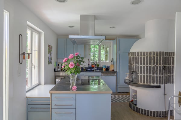 Stilvolles Einfamilienhaus mit viel Charme und grosszügigem Naturgar 2