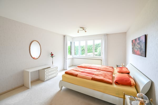 Sonnenverwöhnte Terrassenwohnung zwischen Rebbergen und Weitblick 4