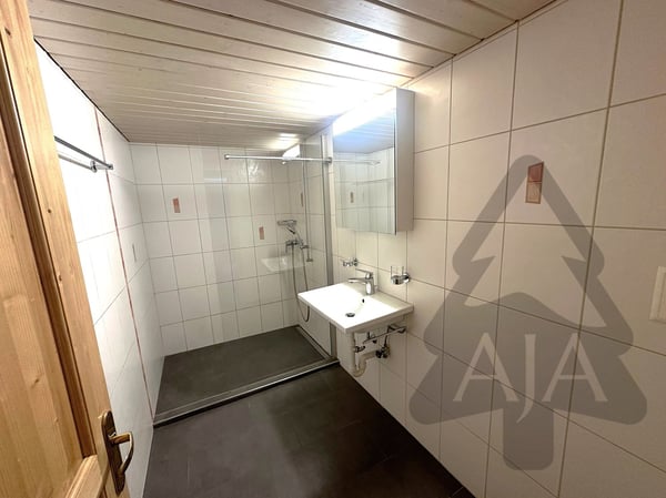 Couvet, belle maison familiale de 4 appartements avec jardins et terrasses au Centre-Nord du Village 7