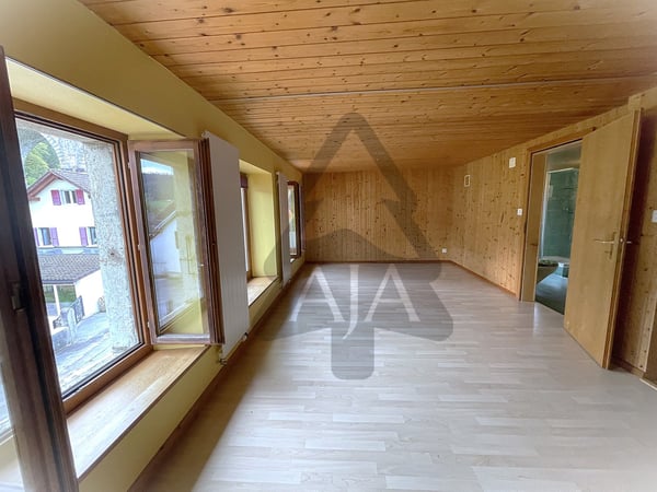 Couvet, belle maison familiale de 4 appartements avec jardins et terrasses au Centre-Nord du Village 10