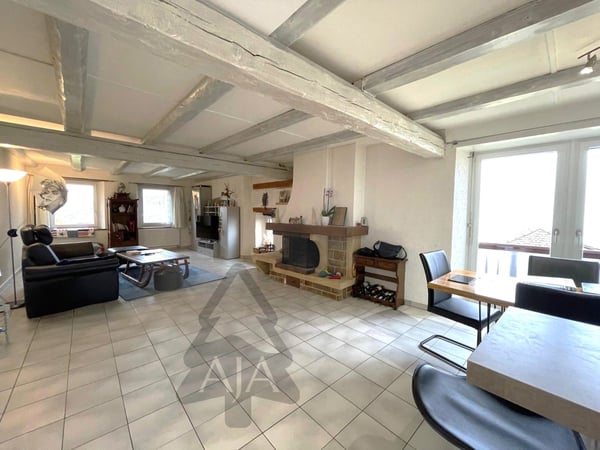 St-Aubin-Sauges, spacieux appartement de 4,5 pièces (121 m2) avec jardin privatif (53 m2), garage 7