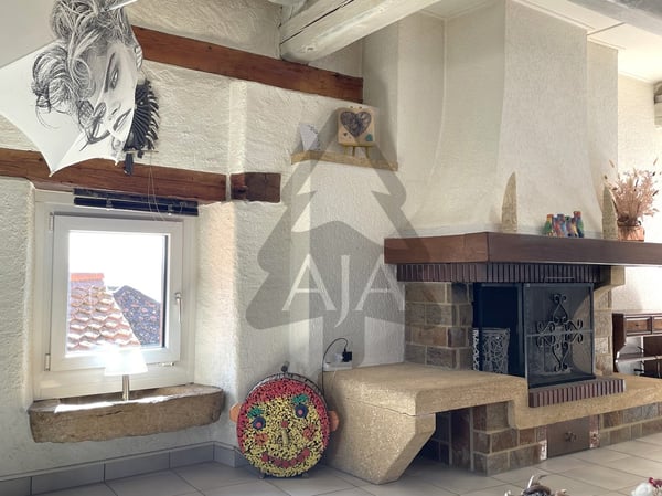 St-Aubin-Sauges, spacieux appartement de 4,5 pièces (121 m2) avec jardin privatif (53 m2), garage 5