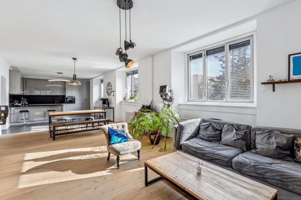 La Chaux-de-Fonds, spacieux appartement de 3,5 pièces (105 m2) avec place de parc extérieure 6