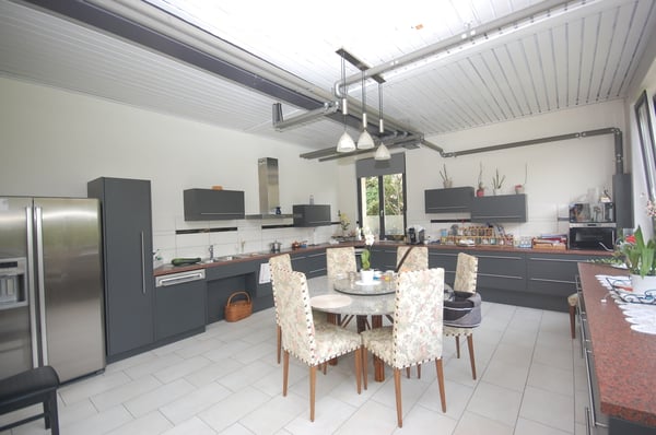 Magnifique maison de 2 grands et lumineux appartements. 7