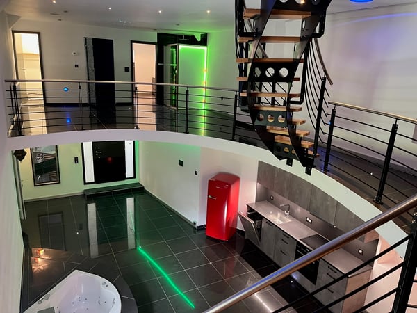 À VENDRE - Maison unique à Vermes avec spa, sauna et hammam 5