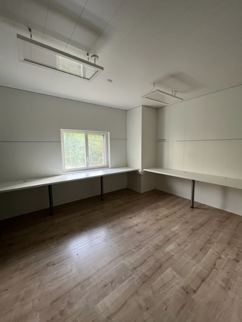 A vendre !! Immeuble destiné à l'artisanat de 920m2 3