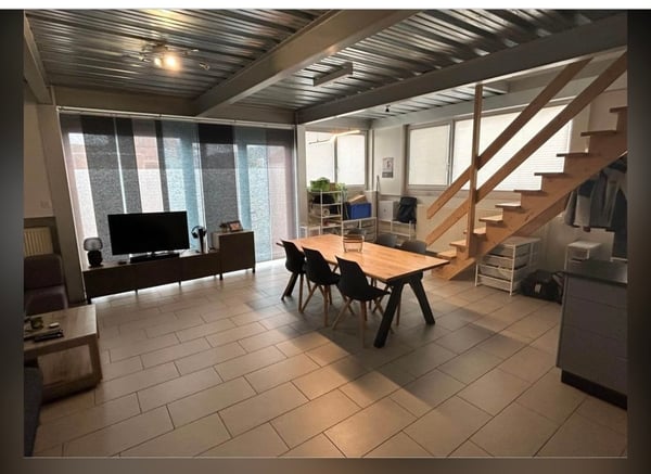 A VENDRE !! Immeuble mixte, appartement, bureaux et atelier. 3