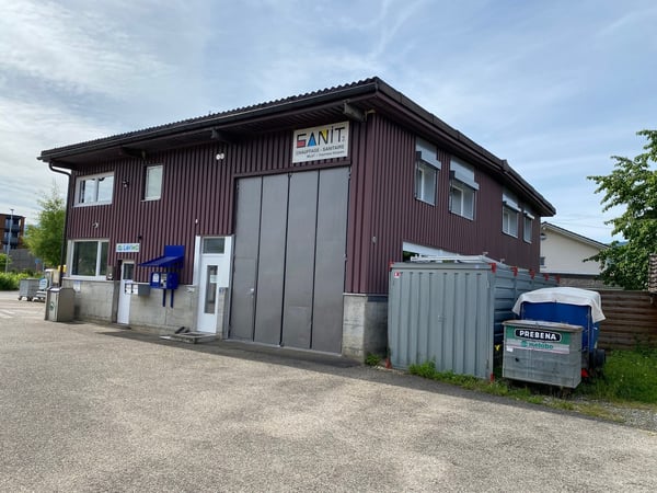 A VENDRE !! Immeuble mixte, appartement, bureaux et atelier. 1