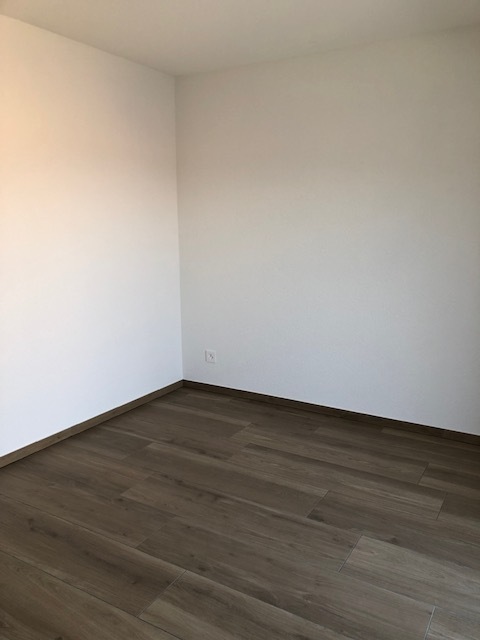 A VENDRE!!!  MAGNIFIQUE APPARTEMENT DE 1.5 PCS AU 1ER ETAGE. 12