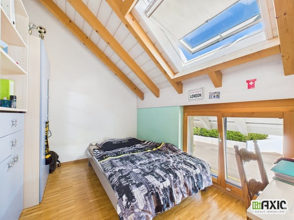 Baisse de prix ! Villa moderne avec grand jardin et espaces lumineux. 11