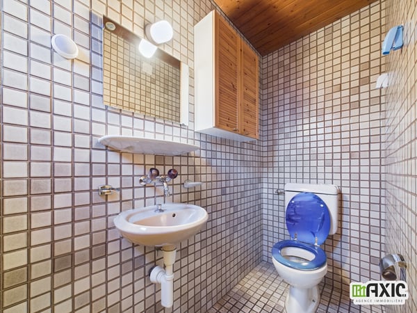 BAISSE DE PRIX - Maison de charme à rénover avec grand terrain. 8
