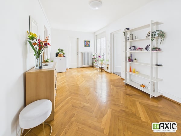 À vendre à Delémont : immeuble mixte comprenant 6 logements et 1 commerce 4