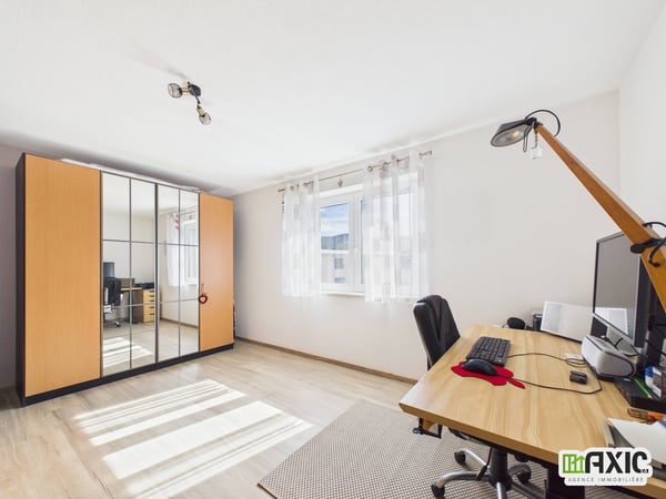 Spacieux appartement de 4.5 pièces bien entretenu à Delémont 11