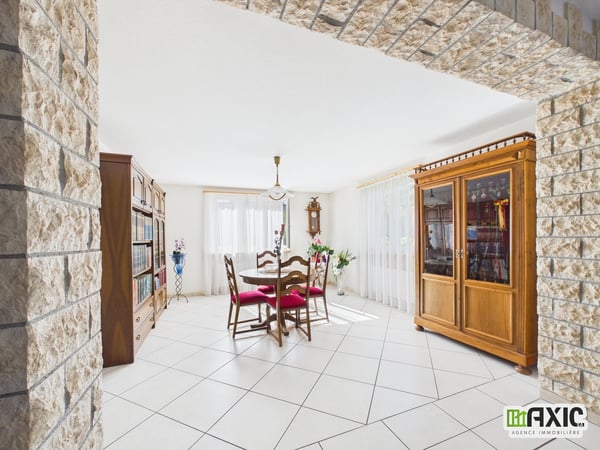 A vendre - Charmante maison de 5.5 pcs avec grand jardin à Delémont 2