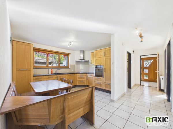 Grande maison familiale en pleine nature, terrain 1 750 m² - Movelier 3