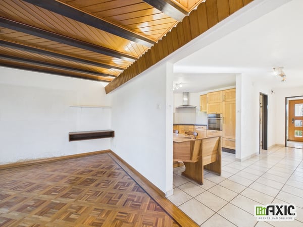 Grande maison familiale en pleine nature, terrain 1 750 m² - Movelier 7