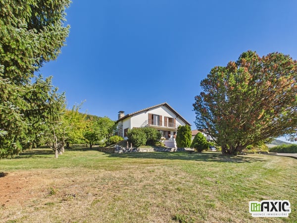 Grande maison familiale en pleine nature, terrain 1 750 m² - Movelier 2